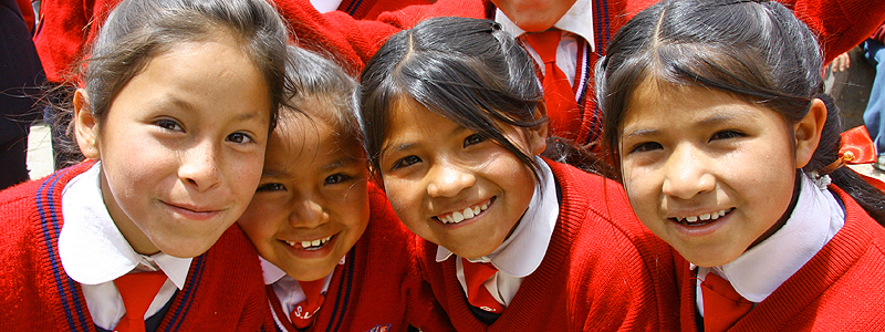 Skolebørn i Peru - Happy Lama Travel